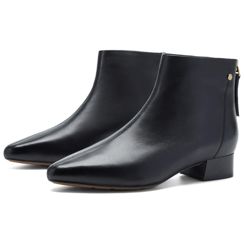 NINE WEST