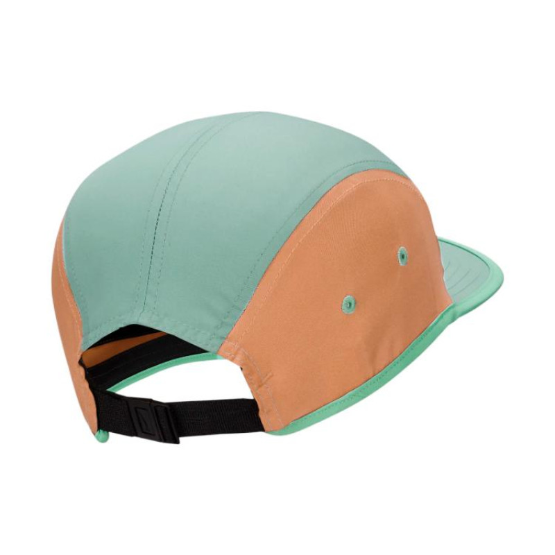 Nike Dri-FIT Fly Swoosh