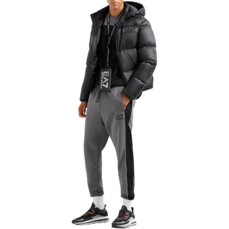 EMPORIO ARMANI EA7 FW23 Logo