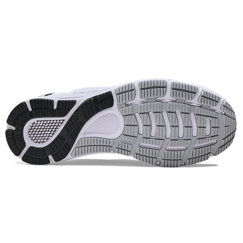 Under Armour Sonic 4