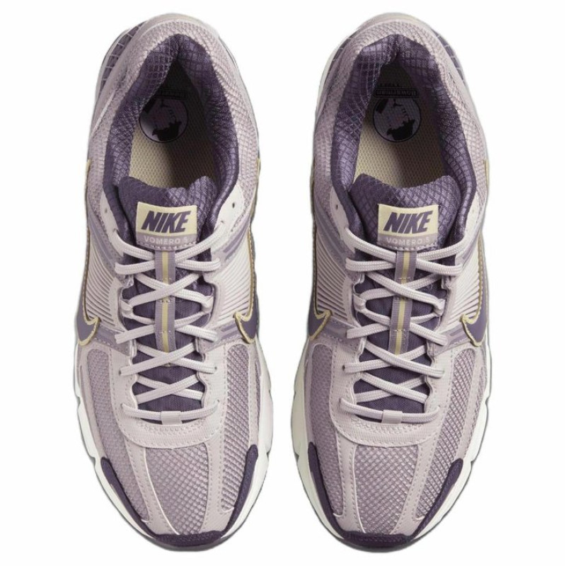 Nike Air Zoom Vomero 5