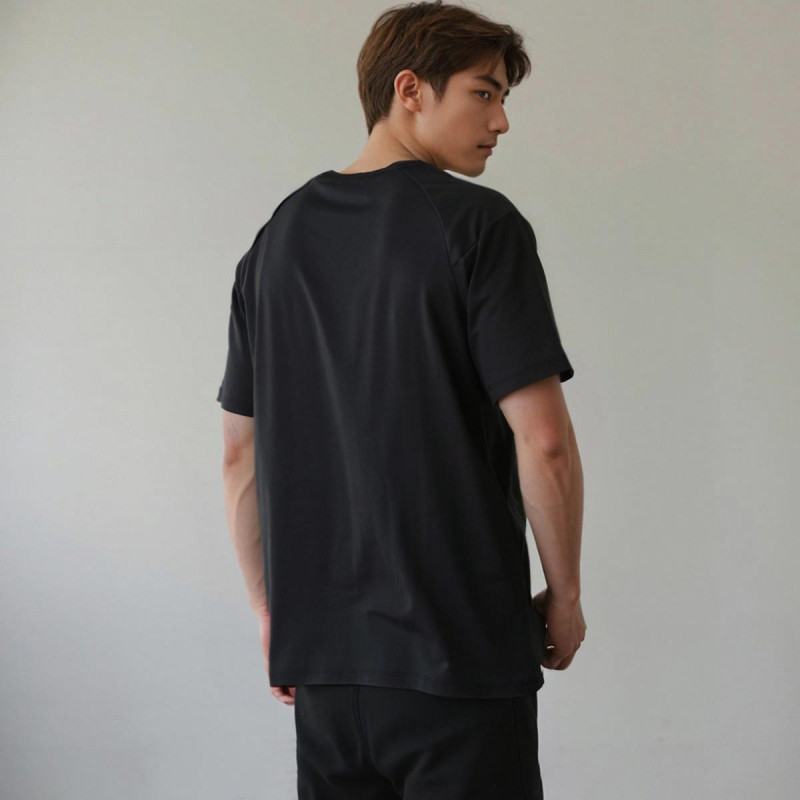 Under Armour T