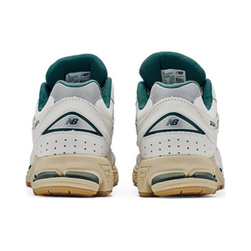 New Balance NB 2002R