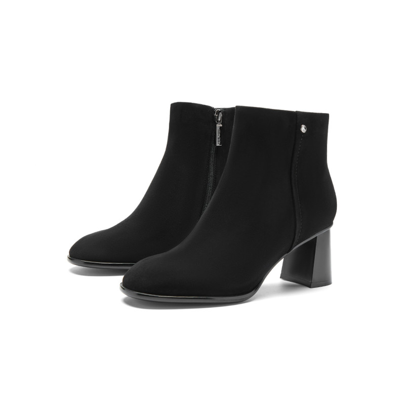 NINE WEST
