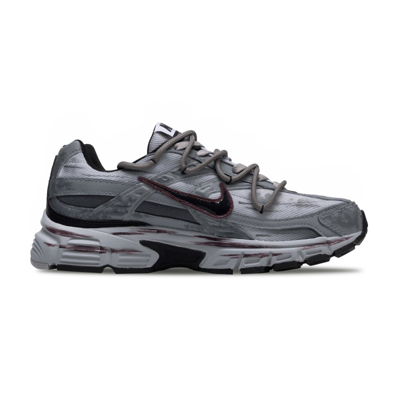 Nike Initiator