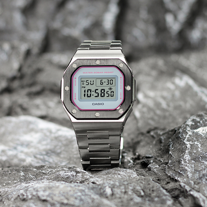 CASIO DW-5600SC-4