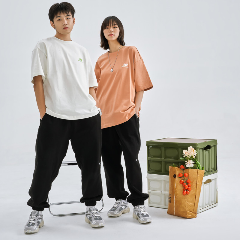 New Balance logoT T