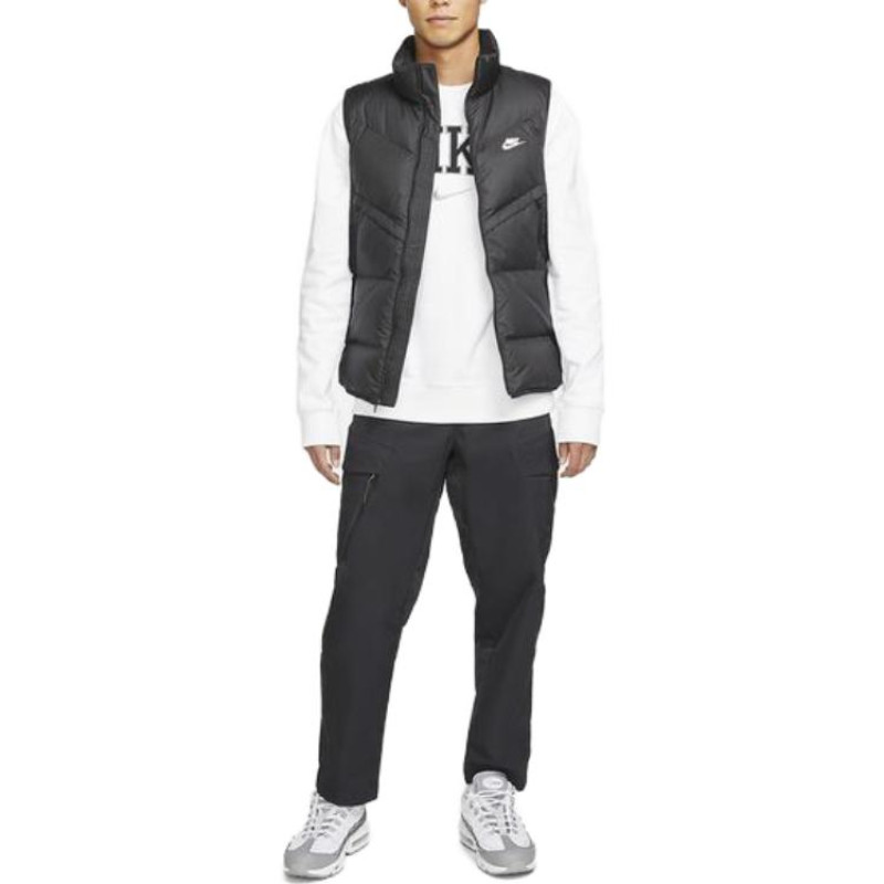 Nike Sportswear Storm-FIT Windrunner Logo