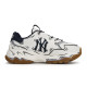 MLB 811