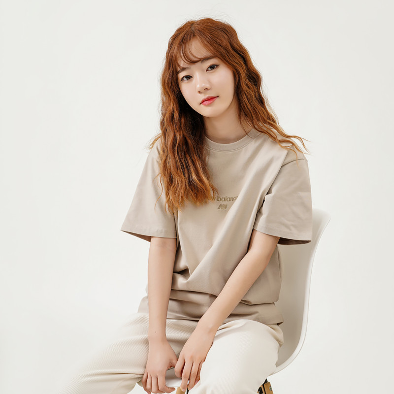 New Balance Logo T