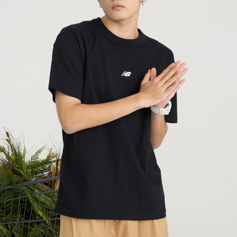 New Balance logoT T