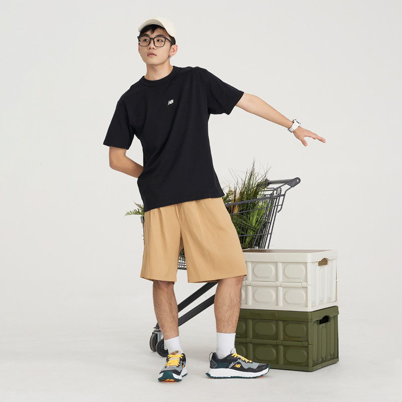 New Balance logoT T