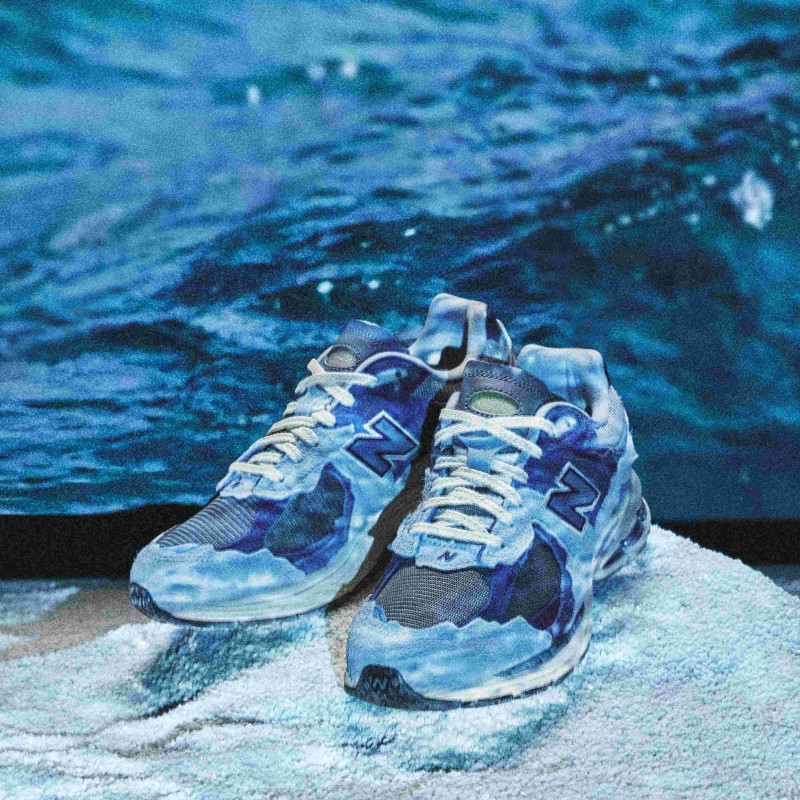 New Balance NB 2002R 
