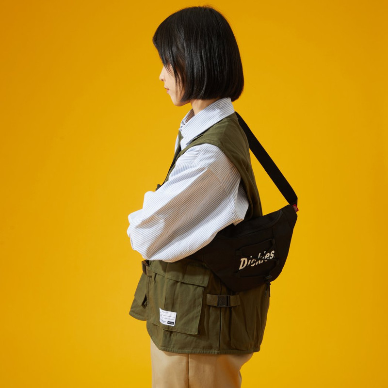 Dickies 100 logo