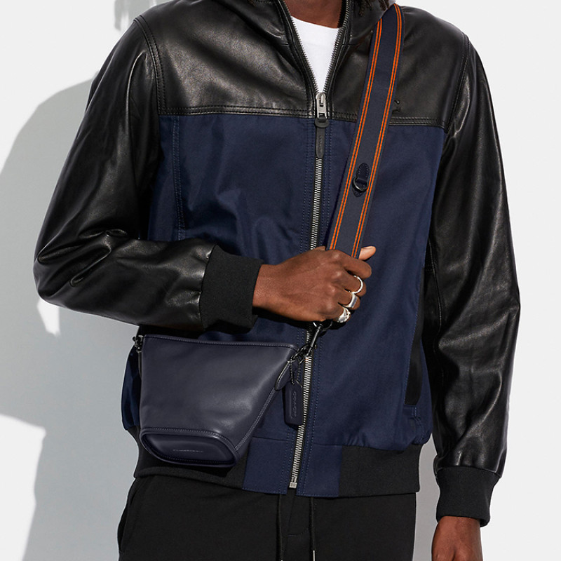 COACH Duffle 13 Logo