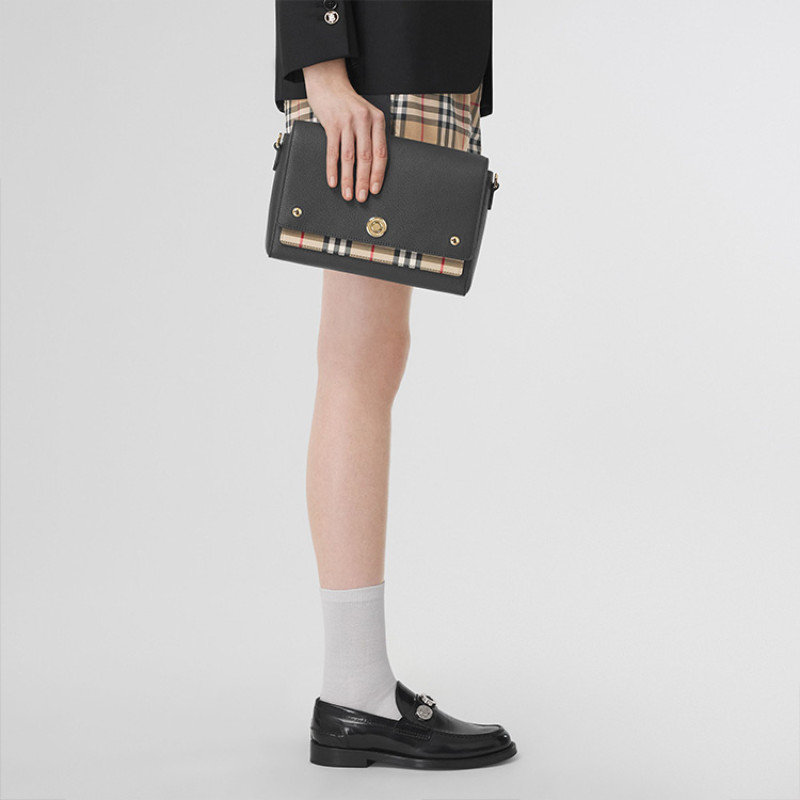 Burberry NoteVintage Logo