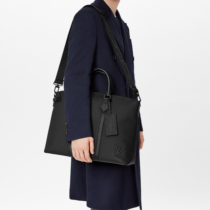 LOUIS VUITTON SAC LOCK IT Logo Tote 520