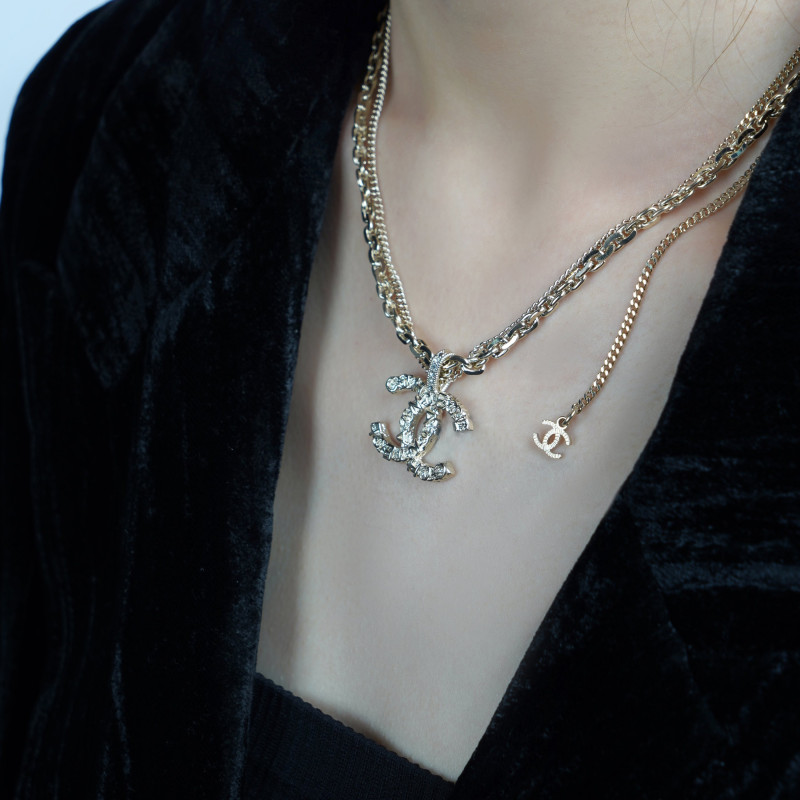 CHANEL c