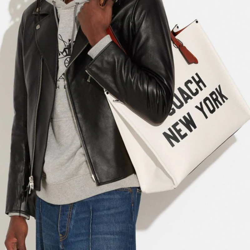 COACH Tote 41
