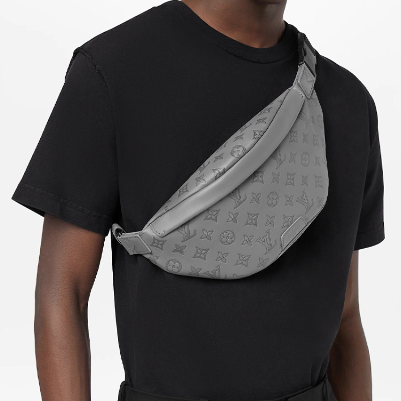 LOUIS VUITTON Discovery