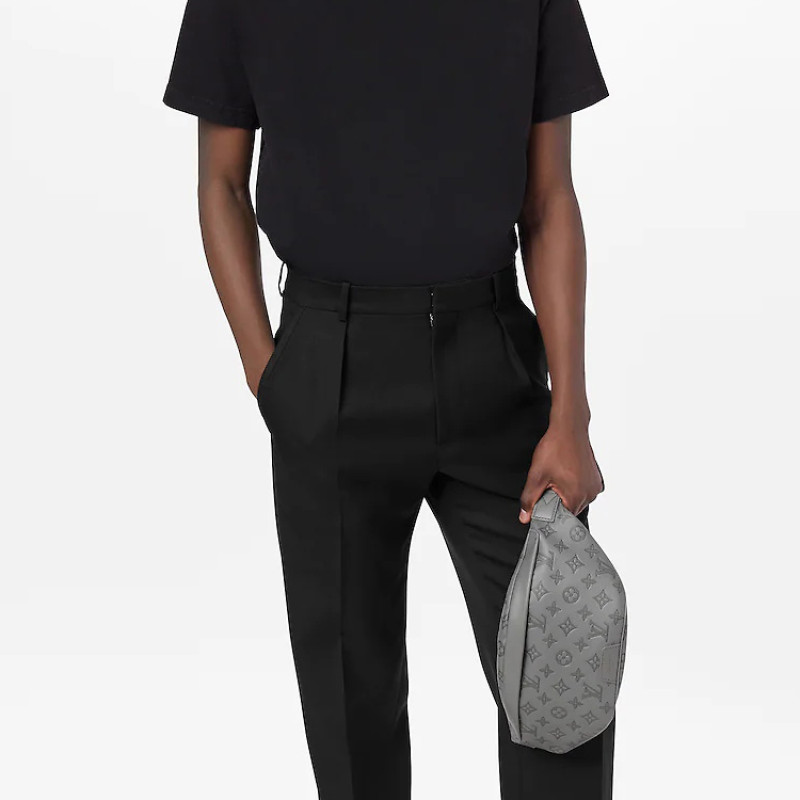 LOUIS VUITTON Discovery