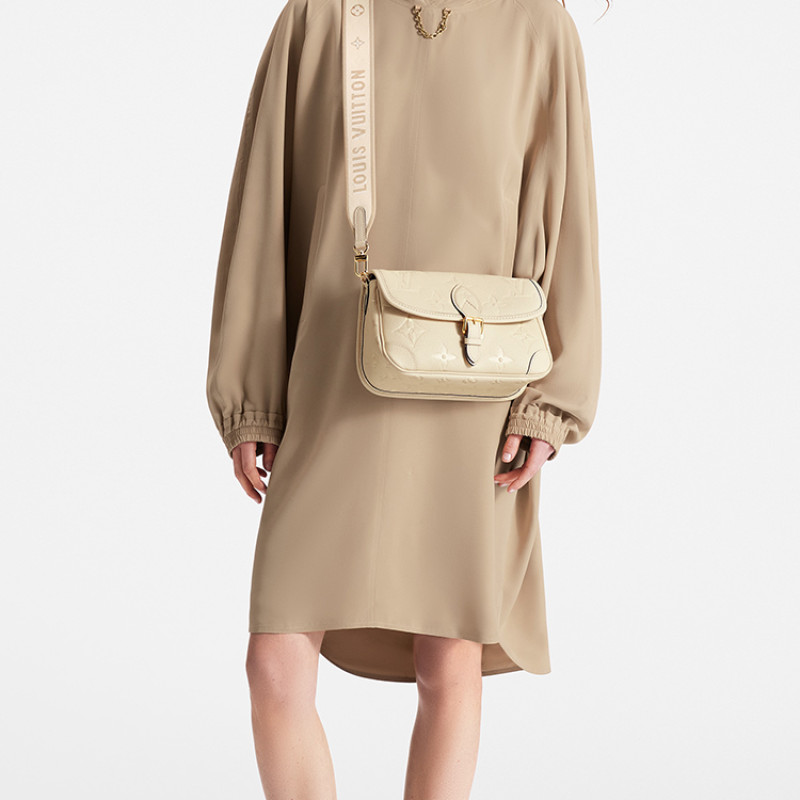LOUIS VUITTON Diane