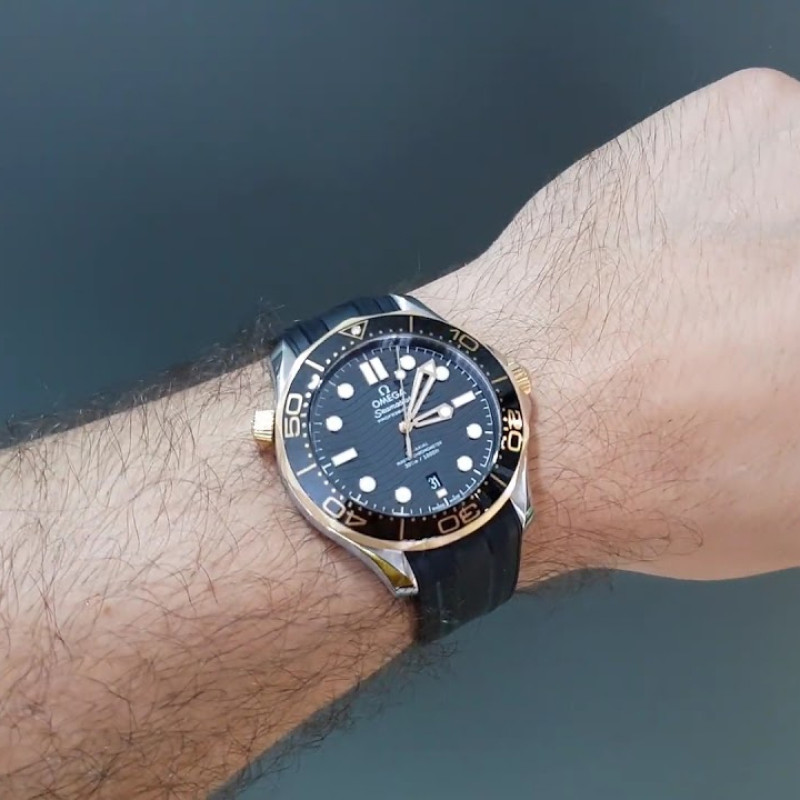 OMEGA 300 42mm 210.22.42.20.01.001