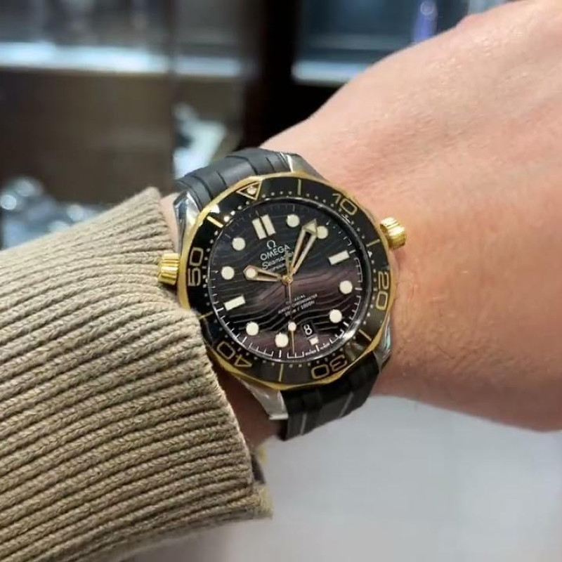 OMEGA 300 42mm 210.22.42.20.01.001