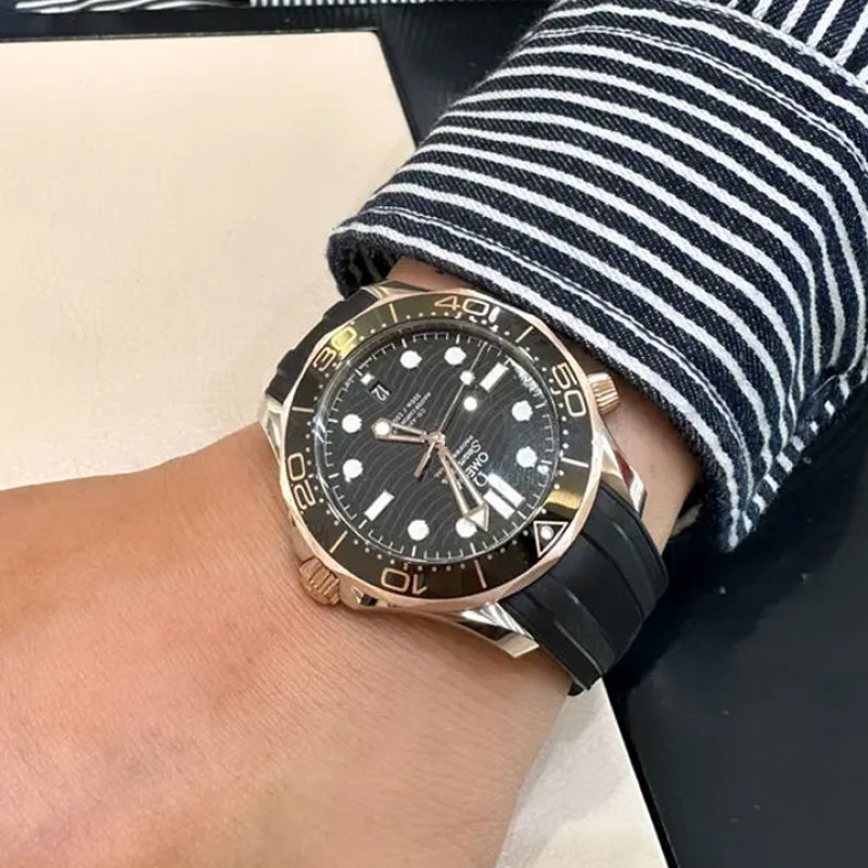 OMEGA 300 42mm 210.22.42.20.01.001