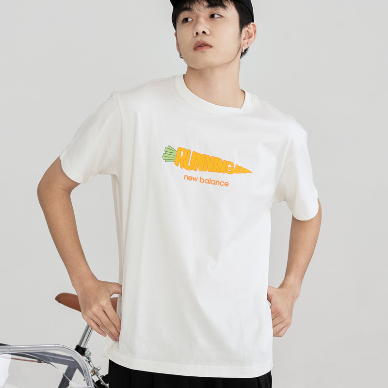 New Balance logoT T