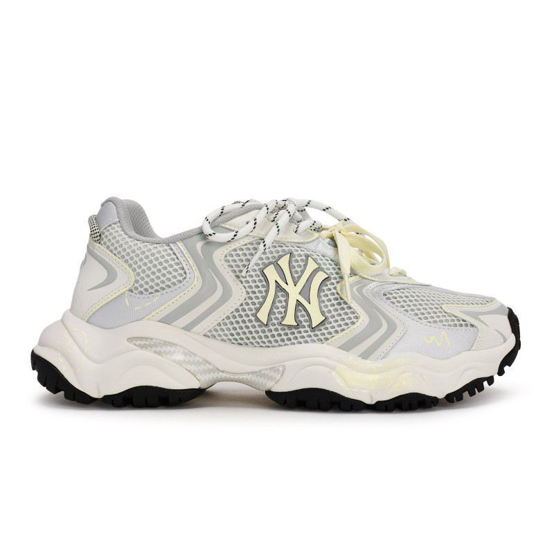 MLB 811