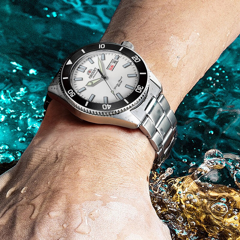 ORIENT 200 RA-AA0918S19B