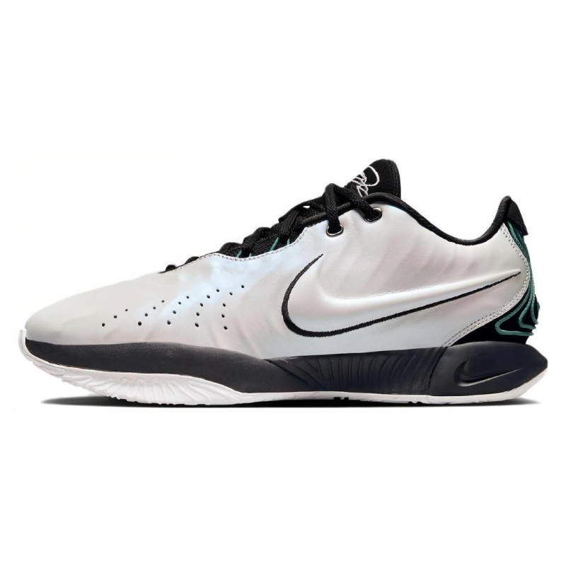 Nike Lebron 21 