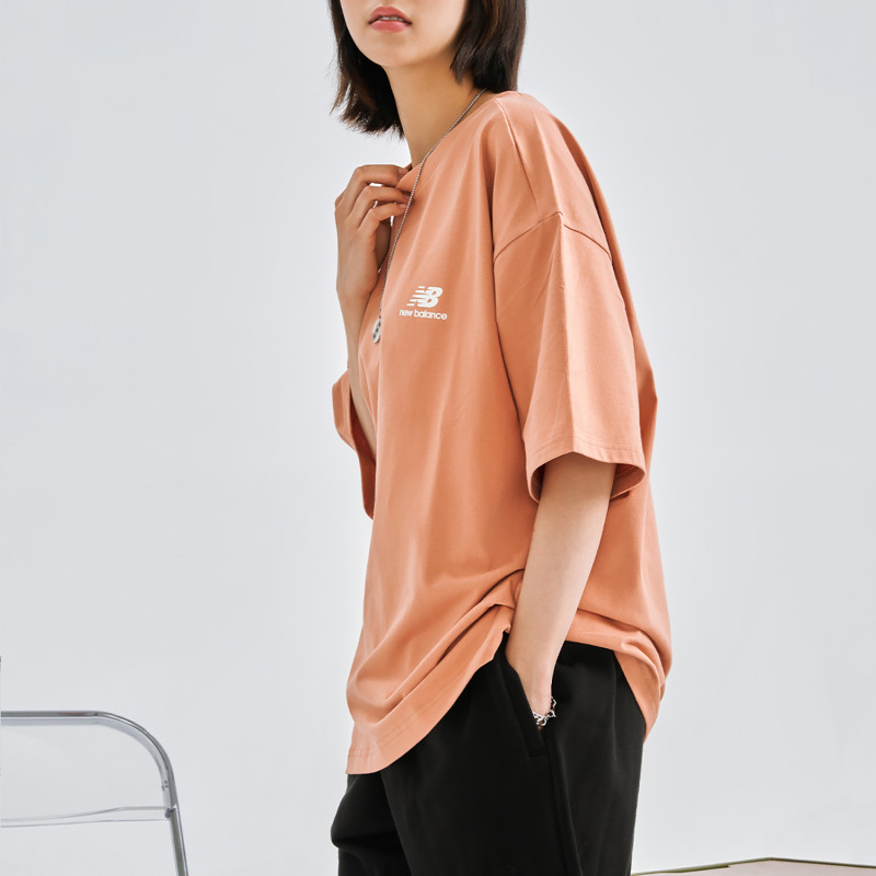 New Balance logoT T