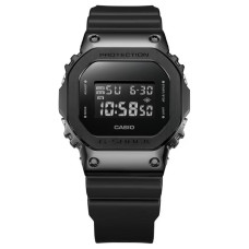 G-SHOCK5600 GM-5600B-1PR-person