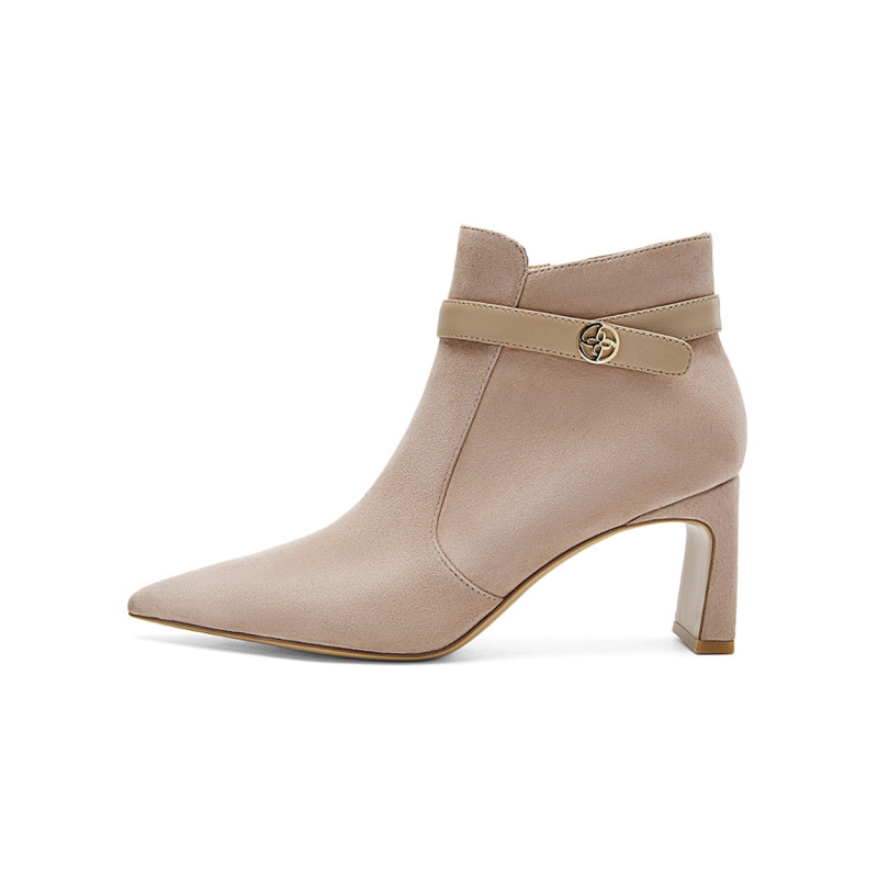 NINE WEST