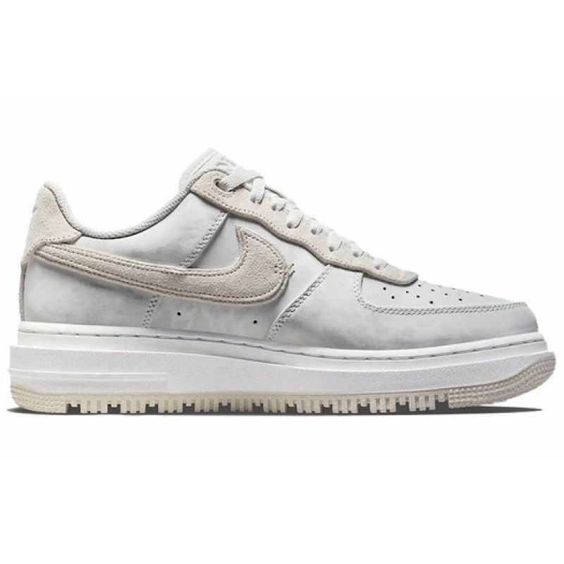 Nike Air Force 1 Low summit white