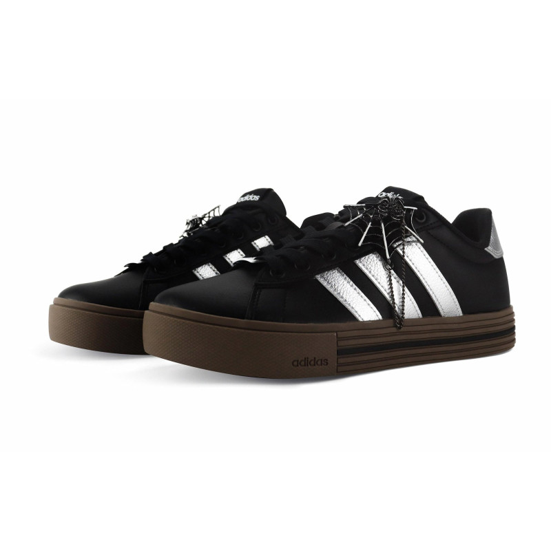 adidas Daily 4.0