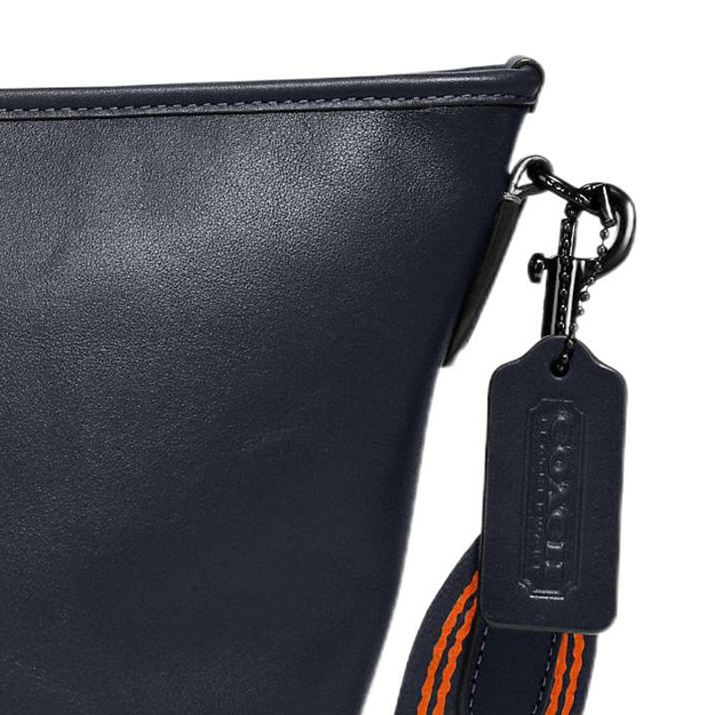 COACH Duffle 13 Logo