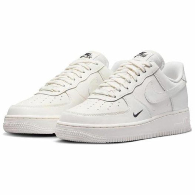 Nike Air Force 1 '07 ESS TRK3
