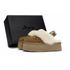 UGG 811