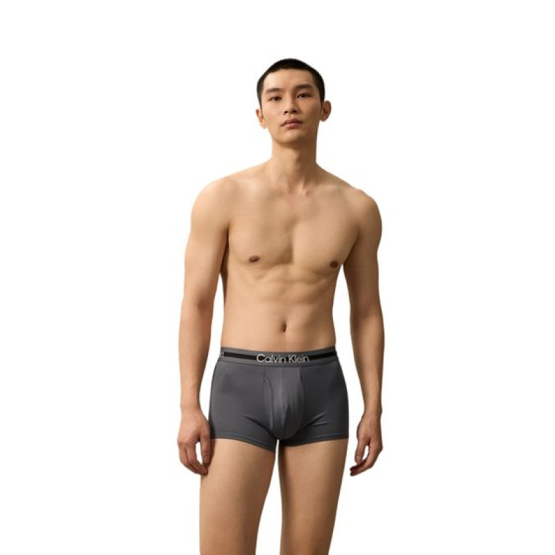 CALVIN KLEIN 3