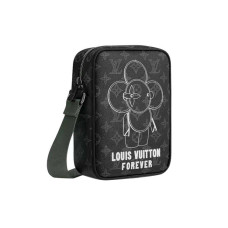 LOUIS VUITTON vivienne Pop Up