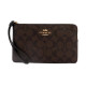 COACH Corner Zip Wristle 20 Logo