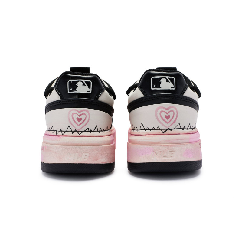 MLB 811