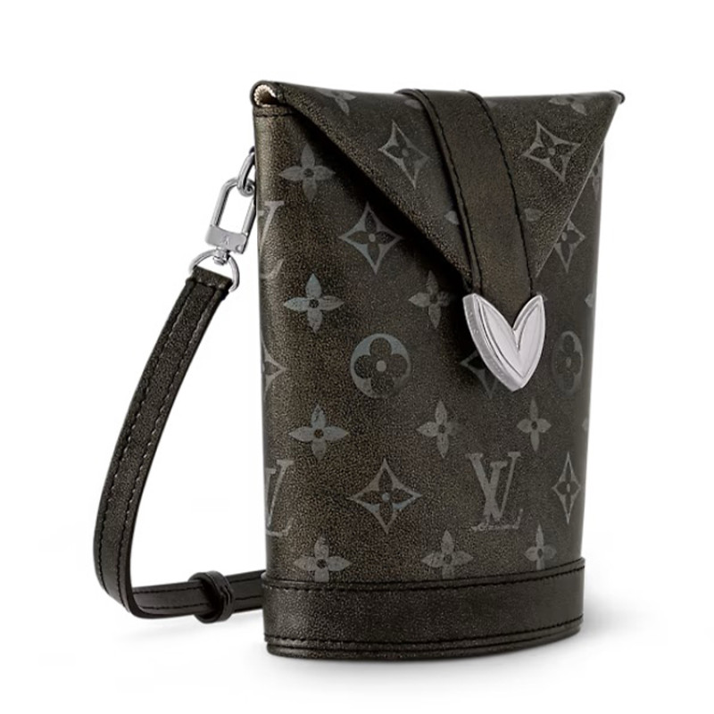 LOUIS VUITTON Envelope Pouch