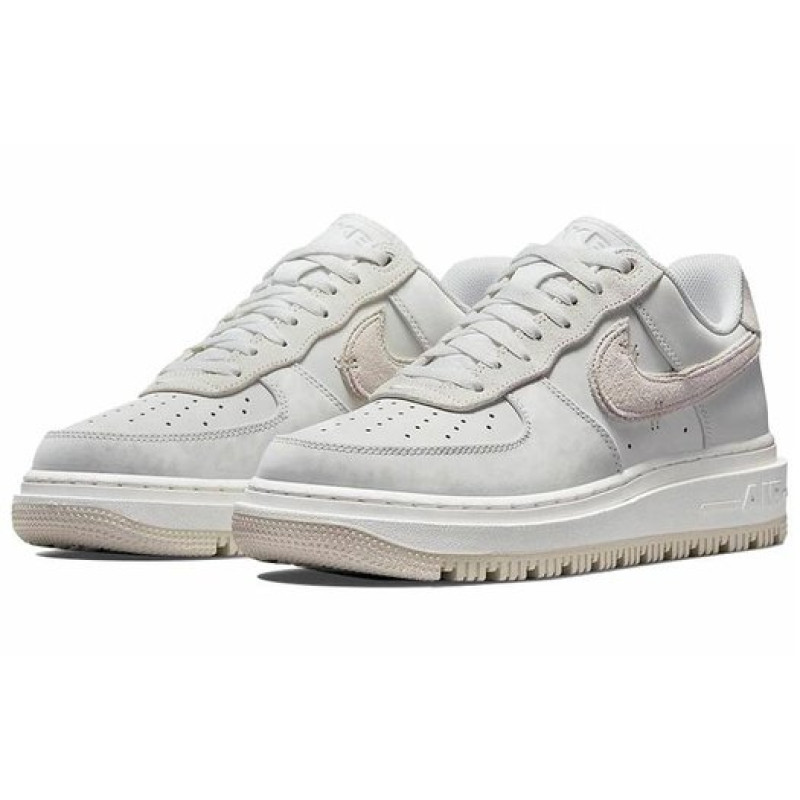 Nike Air Force 1 Low summit white