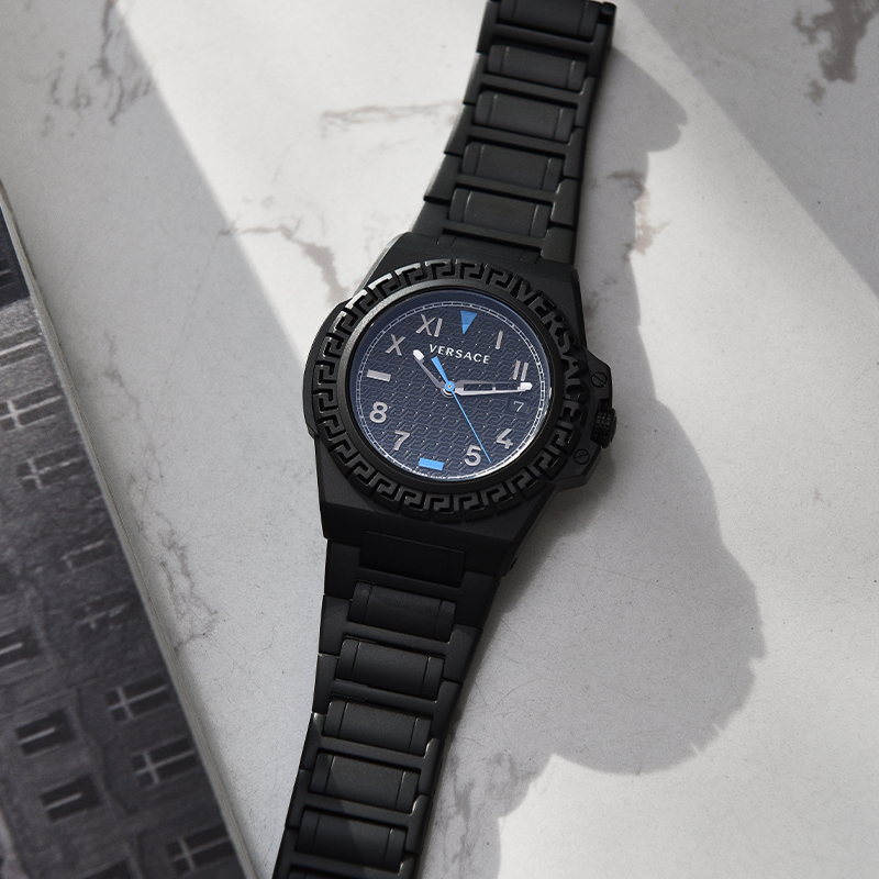 VERSACE 44mm VE3I00622
