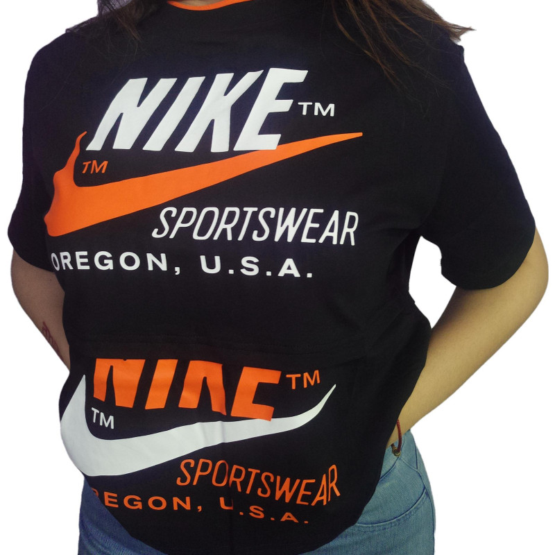 Nike logo T