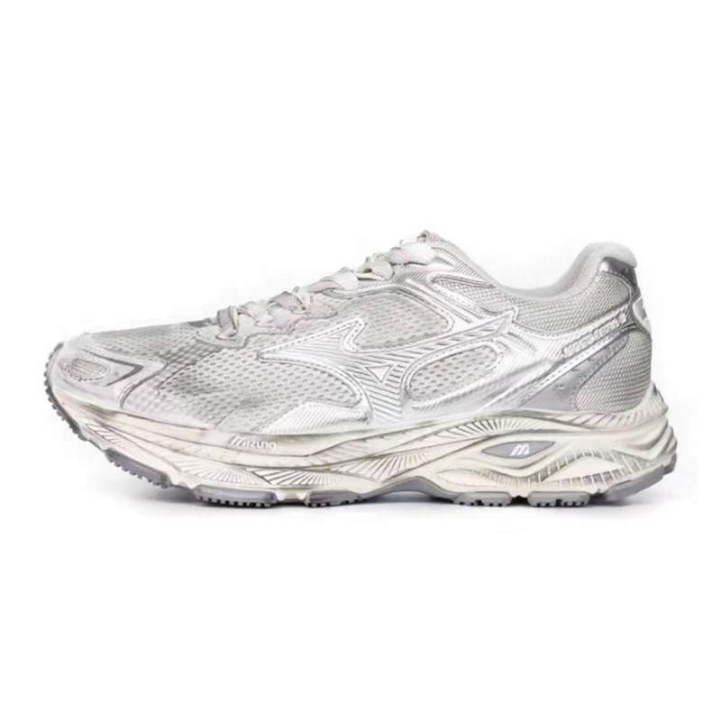 Mizuno Racer S